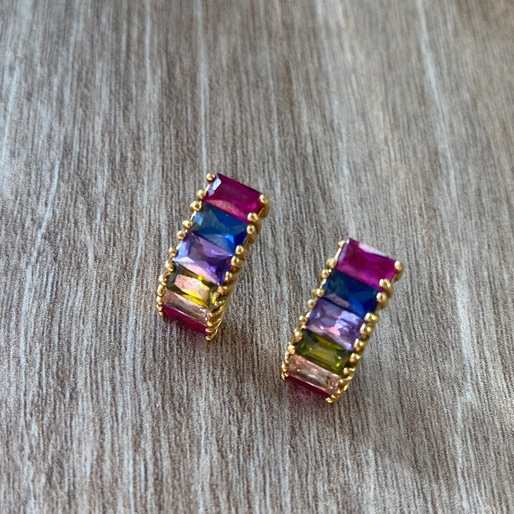 Elegant Vintage Gold toned with Multicolor Crystal Earrings - Picture 5 of 7